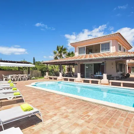 Villa Mare Is A Superb 5 Bedroom Sleeps 12 - Short Walk To Beach Heated Pool Ac And Wifi