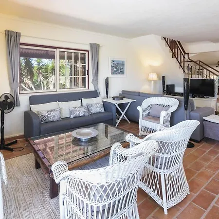 Villa Mare Is A Superb 5 Bedroom Sleeps 12 - Short Walk To Beach Heated Pool Ac And Wifi Lagoa (Algarve)