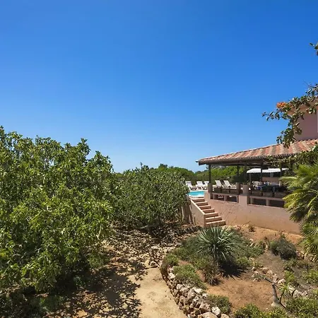 Villa Mare Is A Superb 5 Bedroom Sleeps 12 - Short Walk To Beach Heated Pool Ac And Wifi *
