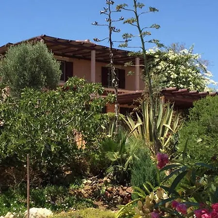 Villa Mare Is A Superb 5 Bedroom Sleeps 12 - Short Walk To Beach Heated Pool Ac And Wifi Lagoa (Algarve)