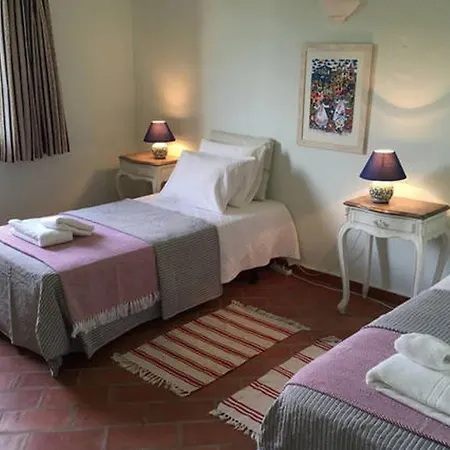 Mare Is A Superb 5 Bedroom Sleeps 12 - Short Walk To Beach Heated Pool Ac And Wifi * Lagoa (Algarve)